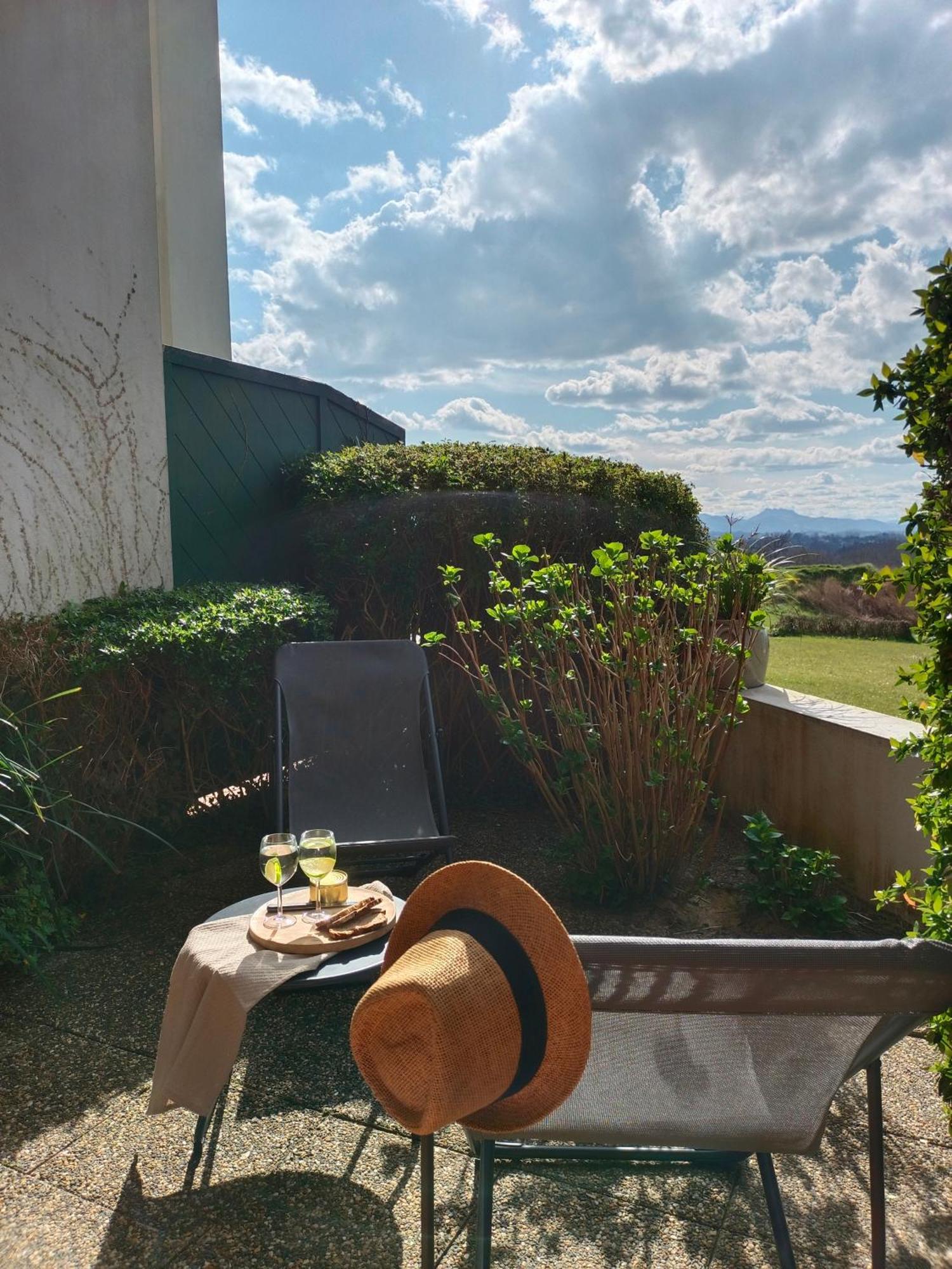 Apartment T1 Bis Avec Piscine Vue Golf Et Montagnes