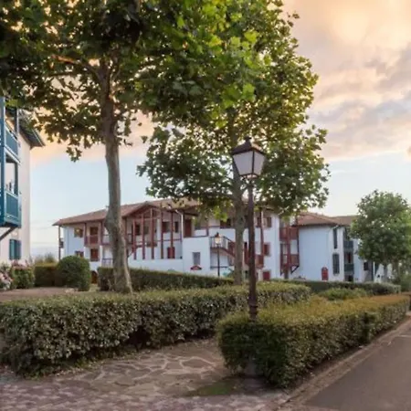 T1 Bis Avec Piscine Vue Golf Et Montagnes Apartment Arcangues Exterior photo