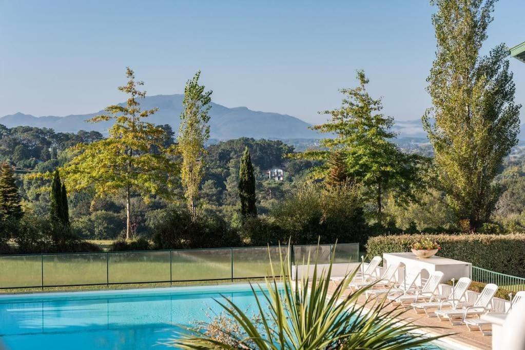 Appartamento T1 Bis Avec Piscine Vue Golf Et Montagnes Arcangues