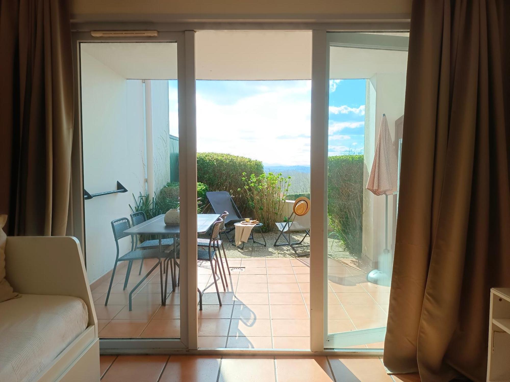 Appartamento T1 Bis Avec Piscine Vue Golf Et Montagnes